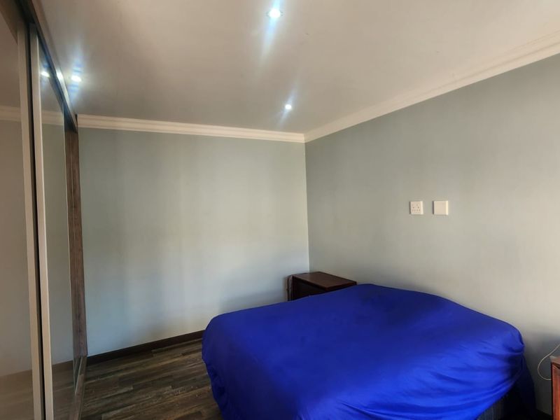 Exceptional 4-Bedroom Luxury Family Home for Sale in Prestigious Helderwyk Estate - Photo 3