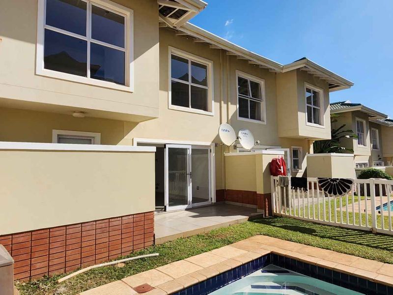 Townhouse For Sale in Kindlewood Estate, Mount Edgecombe, KwaZulu Natal - No Transfer duty - Photo 2
