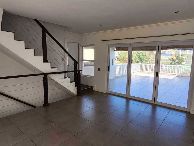 Townhouse For Sale in Kindlewood Estate, Mount Edgecombe, KwaZulu Natal - No Transfer duty - Photo 8