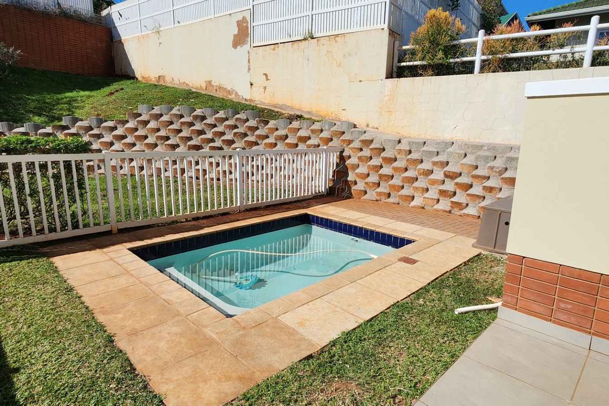 Townhouse For Sale in Kindlewood Estate, Mount Edgecombe, KwaZulu Natal - No Transfer duty - Photo 3