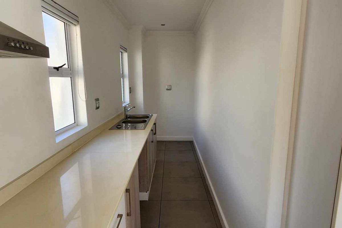 Townhouse For Sale in Kindlewood Estate, Mount Edgecombe, KwaZulu Natal - No Transfer duty - Photo 5