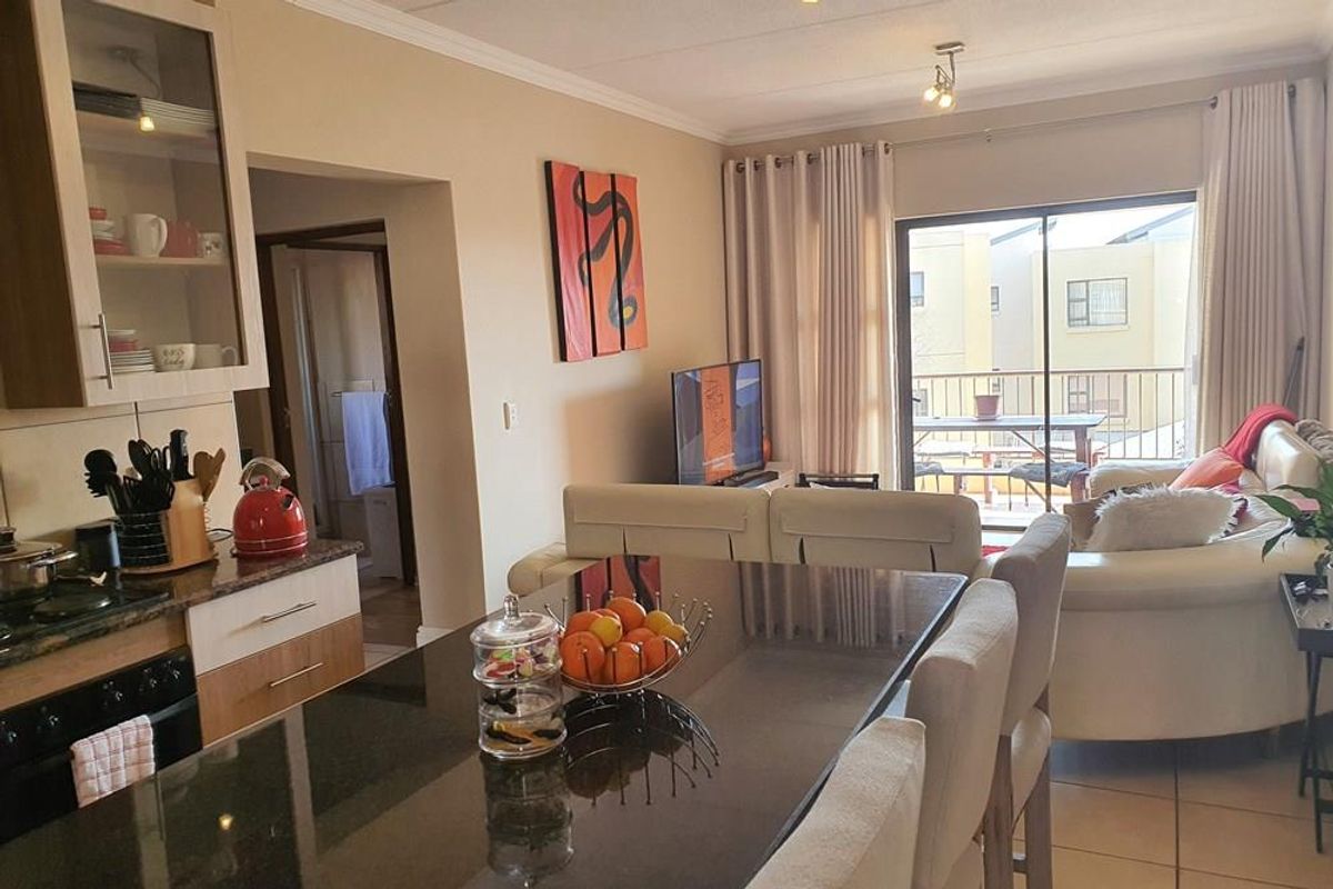 Modern 2-Bedroom, 2-Bathroom Apartment in Sought-After Waterstone Park, Greenstone - Photo 5