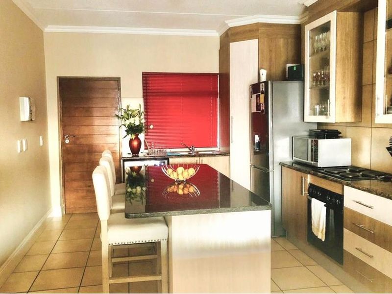 Modern 2-Bedroom, 2-Bathroom Apartment in Sought-After Waterstone Park, Greenstone - Photo 3