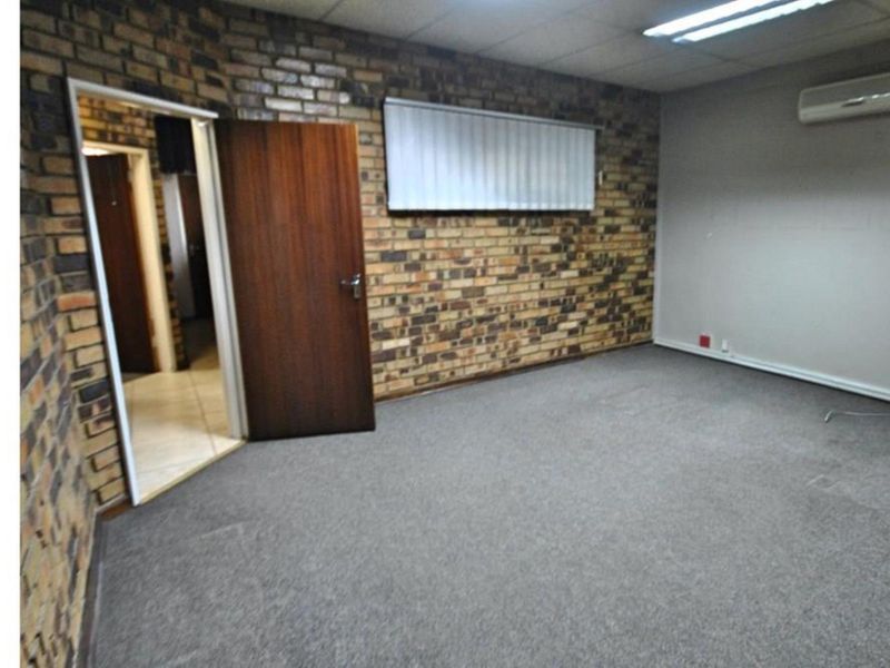 Office To Rent in Vanderbijlpark Central, Vanderbijlpark