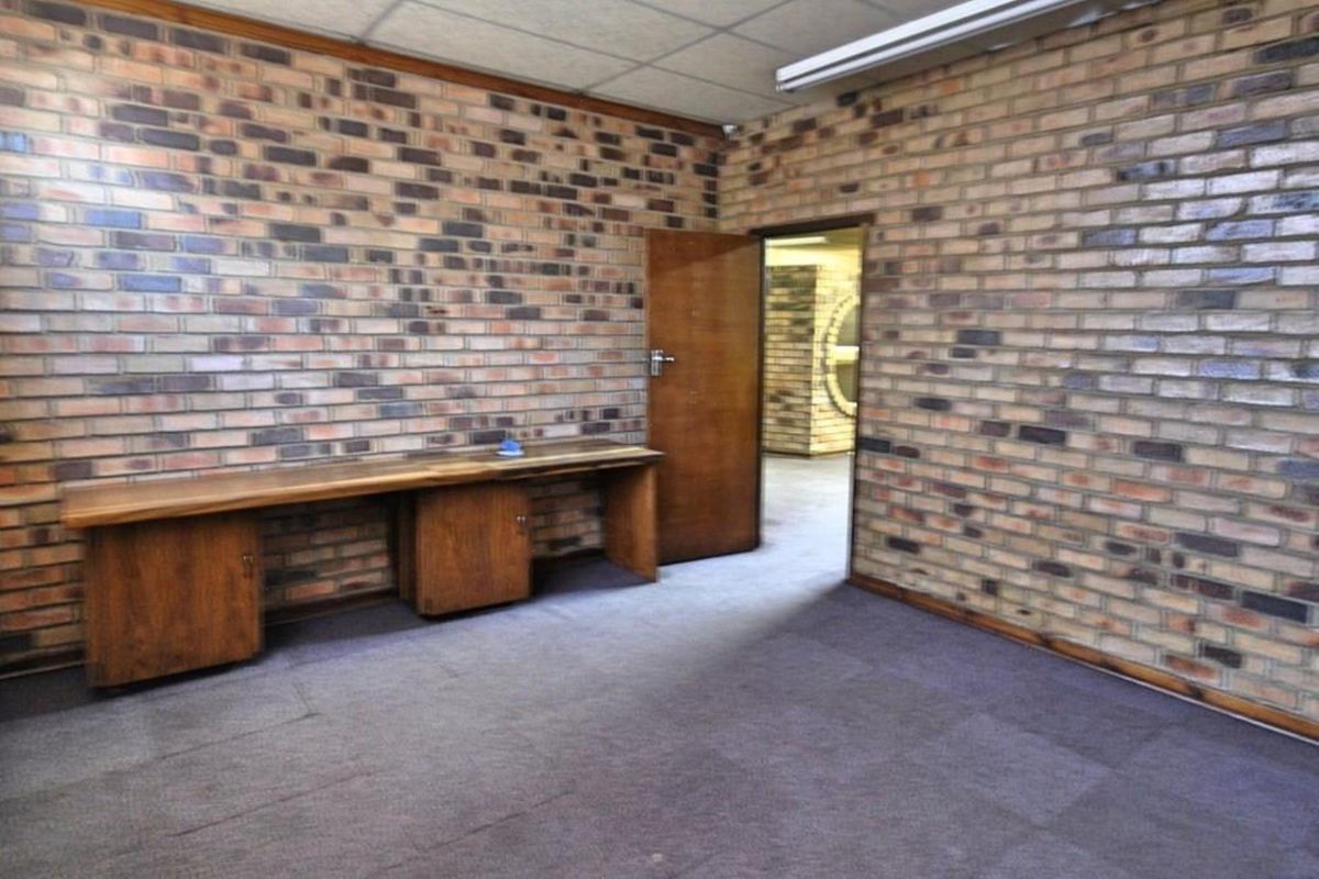 Office To Rent in Vanderbijlpark Central, Vanderbijlpark - Photo 2