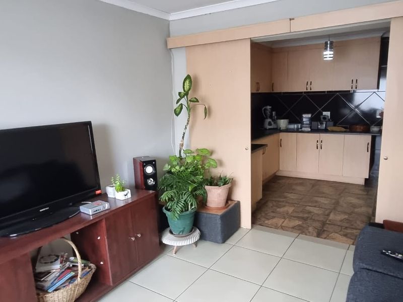 House For Sale in Windmill Park, Boksburg - Photo 3