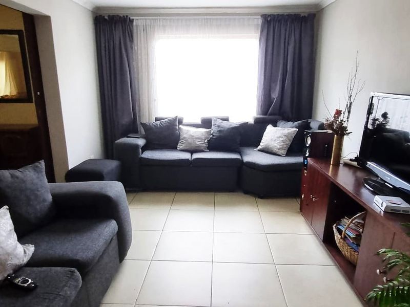 House For Sale in Windmill Park, Boksburg - Photo 2