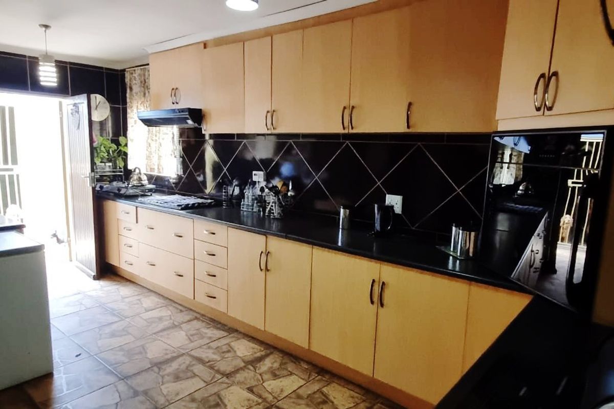 House For Sale in Windmill Park, Boksburg - Photo 4
