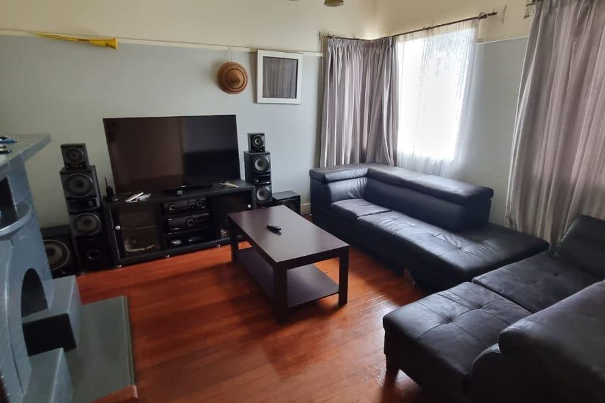 Character-Filled Retreat in Brakpan's Prime Locale near the Municipality - Photo 2