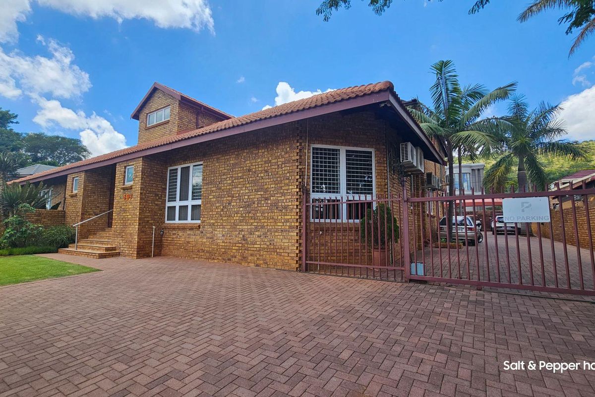 House For Sale in Magalieskruin, Pretoria - Photo 2