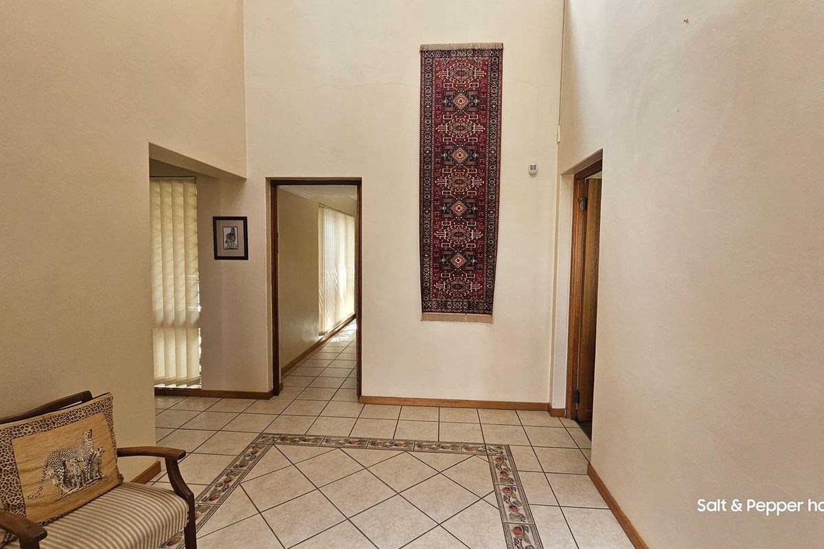 House For Sale in Magalieskruin, Pretoria - Photo 4