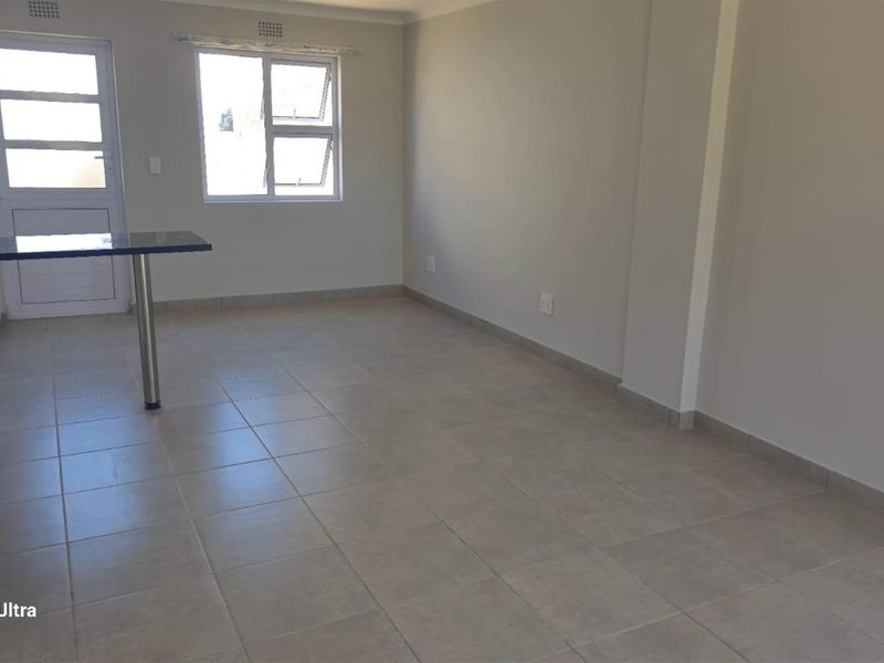 Brand New 75 sqm 2 bed Duplex   in New Development , Bardale Lifestyle Centre, Blue Downs - Photo 10