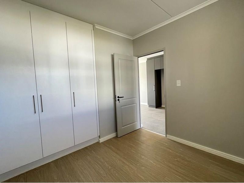Apartment To Rent in Sonstraal Heights, Durbanville - Photo 6