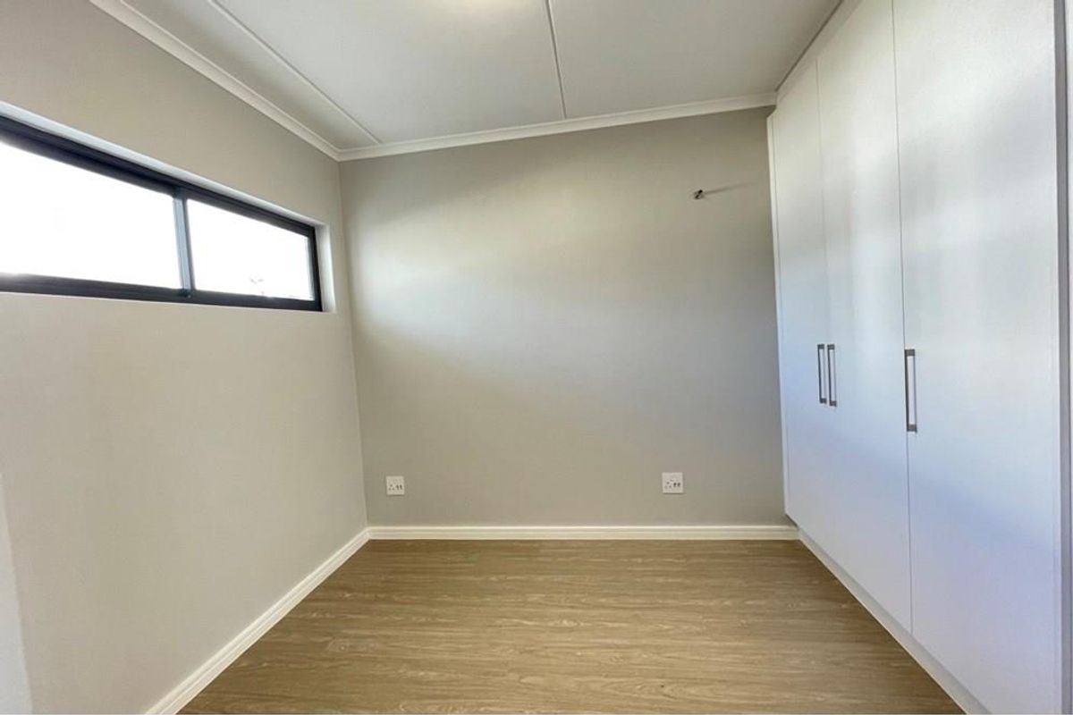 Apartment To Rent in Sonstraal Heights, Durbanville - Photo 5