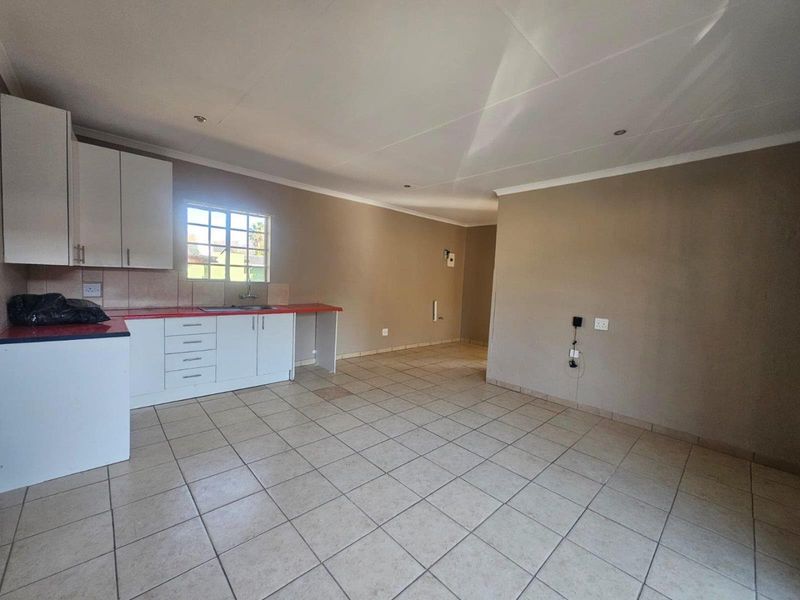 House To Rent in Brackendowns, Alberton - Photo 3