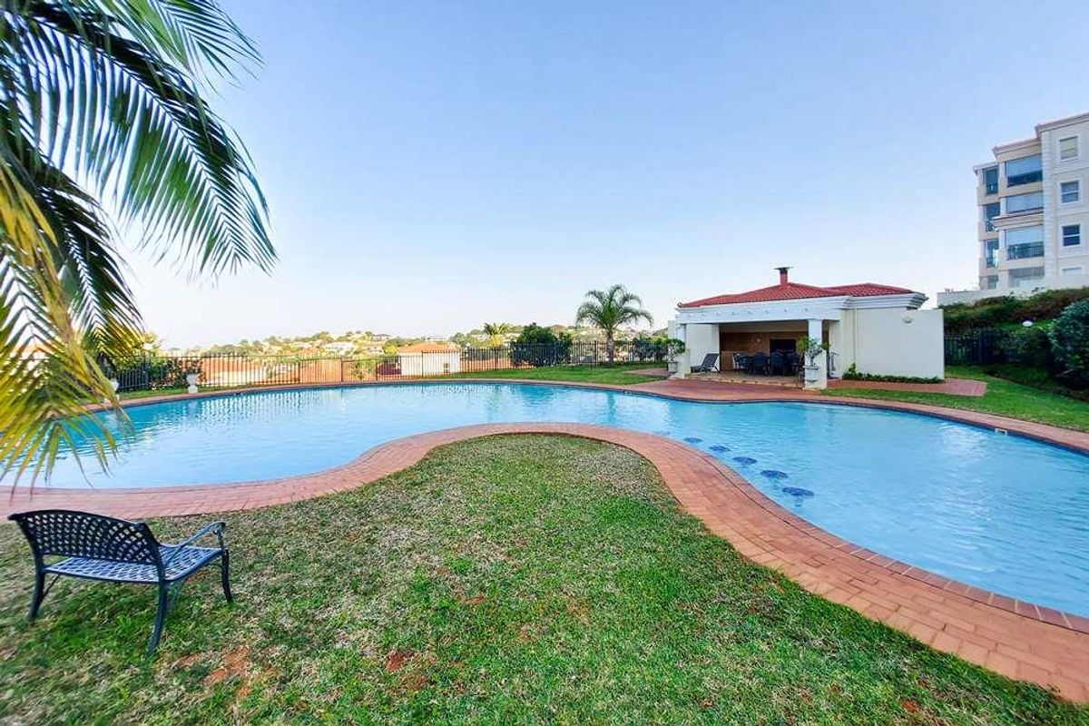 Luxury 2 Bed unit with drive up access in La Lucia for sale - Photo 2