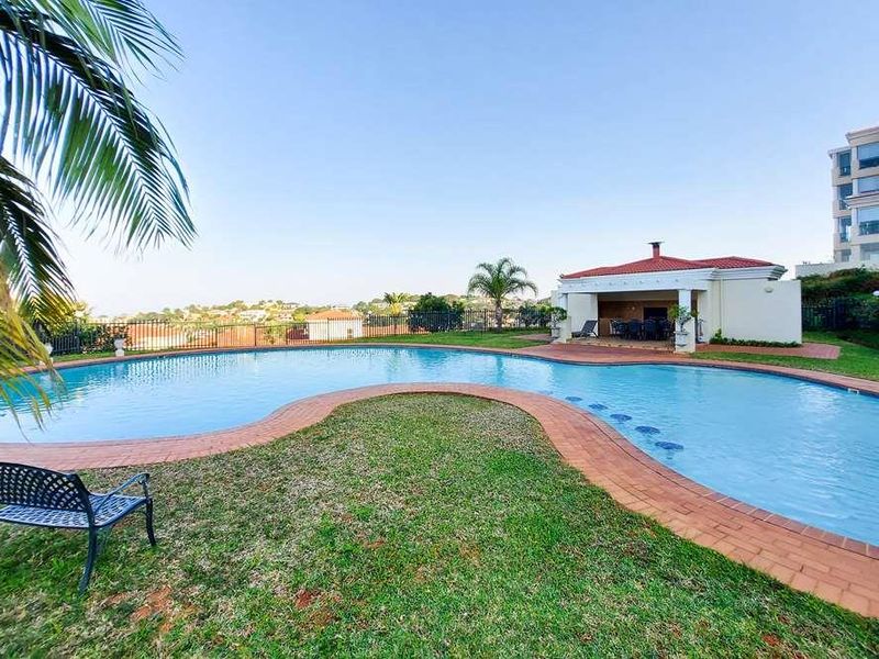 Luxury 2 Bed unit with drive up access in La Lucia for sale - Photo 2
