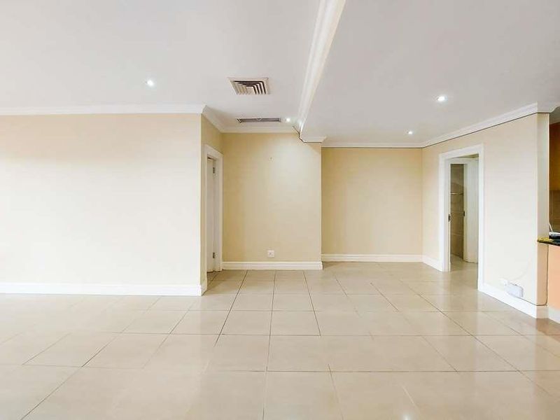 Luxury 2 Bed unit with drive up access in La Lucia for sale - Photo 9