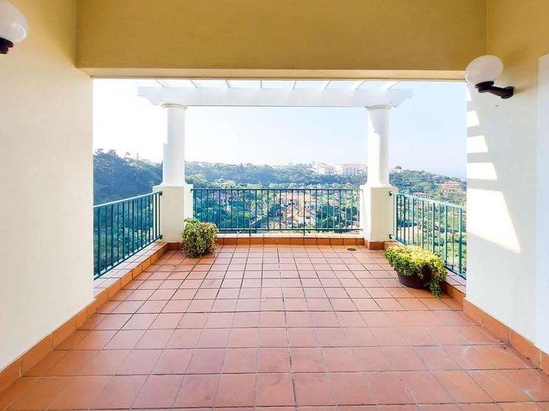 Luxury 2 Bed unit with drive up access in La Lucia for sale - Photo 5