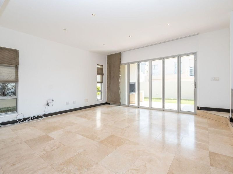 Stylish 4 bedroom duplex cluster in prime location - close to everything - Photo 7