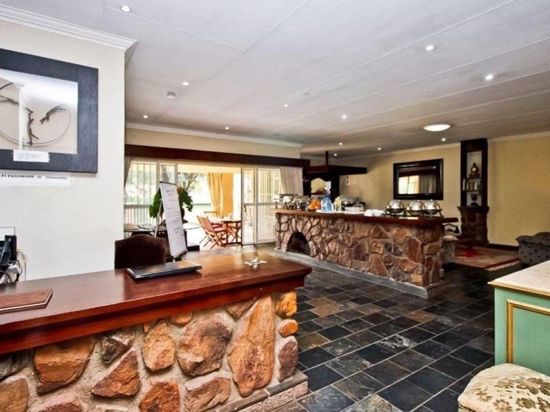 9 Bedroom House For Sale in Morning Hill, Bedfordview - Photo 5