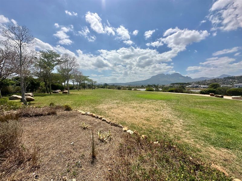 Duplex Townhouse for sale in Somerset Lakes Lifestyle Estate, Somerset West - Photo 7