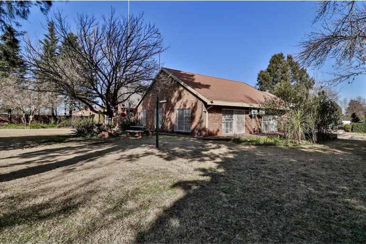 Farm/Small Holding for sale in Grootvaly, Springs - Photo 5