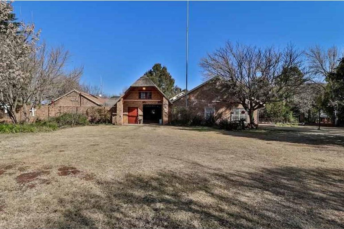 Farm/Small Holding for sale in Grootvaly, Springs - Photo 4