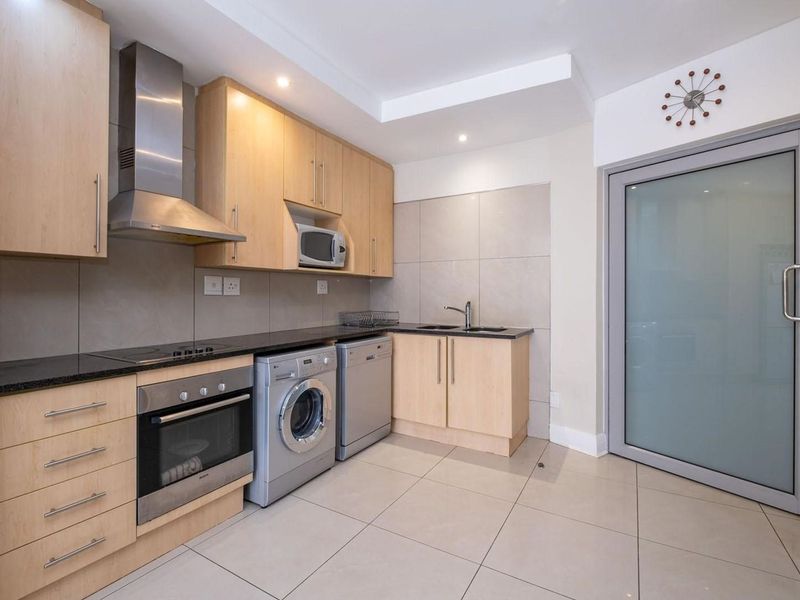 New York living in the heart of Sandton - Photo 6