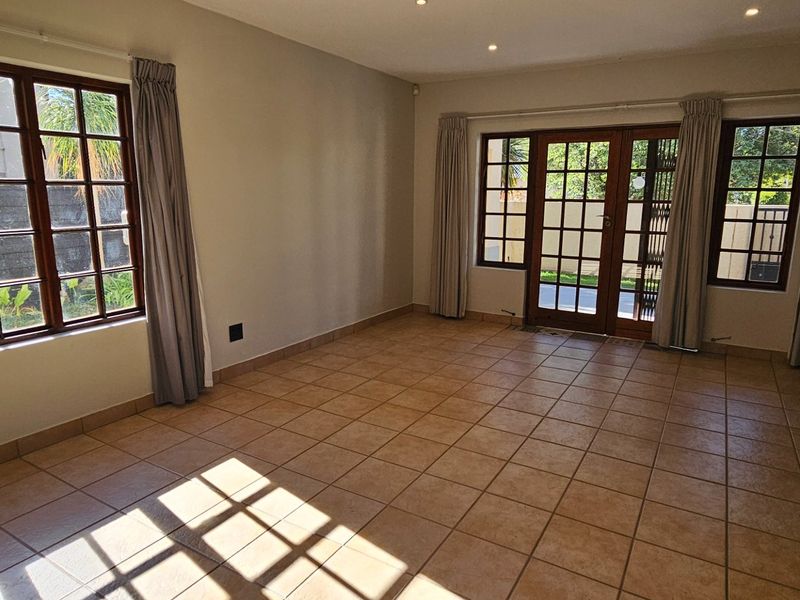 Townhouse to Rent in Equestria, Pretoria - Photo 8