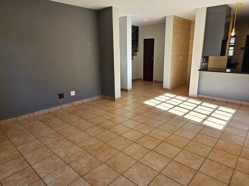 Townhouse to Rent in Equestria, Pretoria - Photo 7