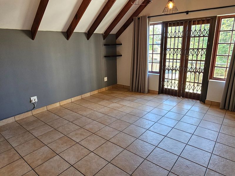 Townhouse to Rent in Equestria, Pretoria - Photo 9