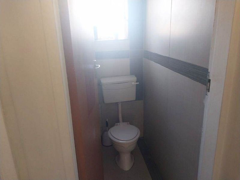 House for sale in Rembrandt Park, Johannesburg - Photo 10