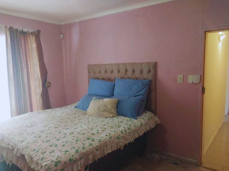 House for sale in Rembrandt Park, Johannesburg - Photo 7