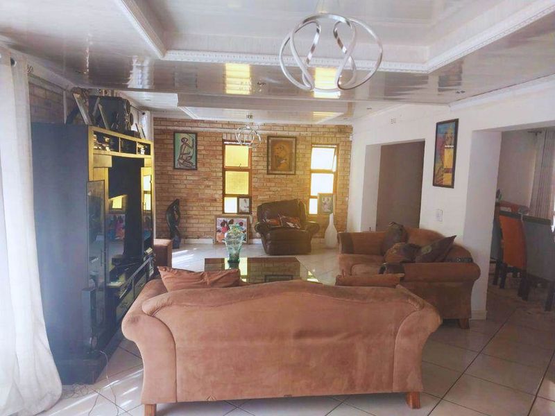 House for sale in Rembrandt Park, Johannesburg - Photo 6