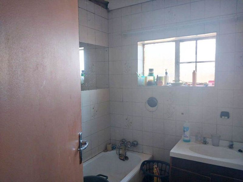 House for sale in Rembrandt Park, Johannesburg - Photo 9