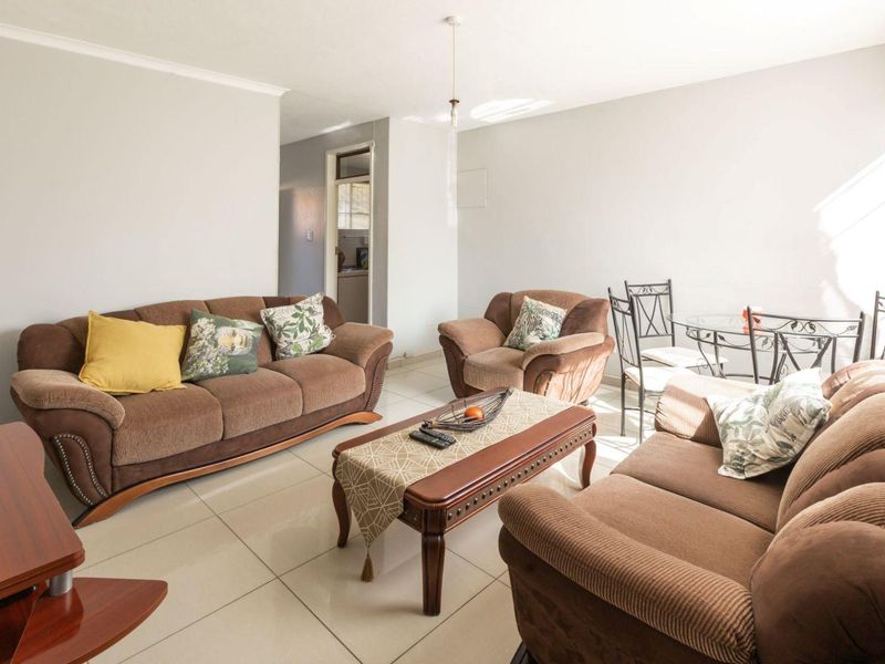 Apartment for sale in Barry Hertzog Park, Newcastle, KwaZulu Natal - Photo 7