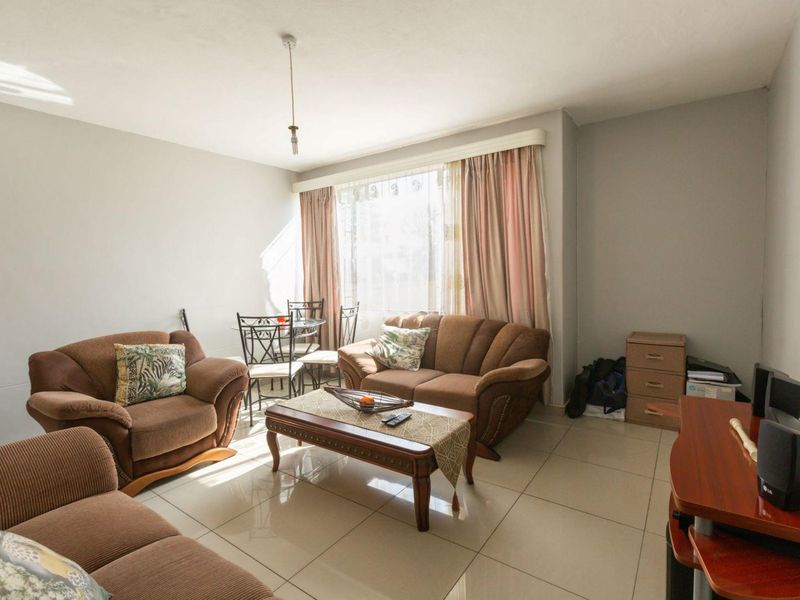 Apartment for sale in Barry Hertzog Park, Newcastle, KwaZulu Natal - Photo 6