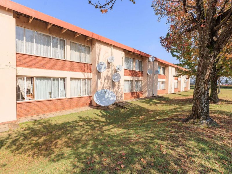 Apartment for sale in Barry Hertzog Park, Newcastle, KwaZulu Natal - Photo 4