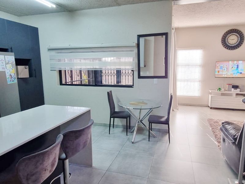 Townhouse For Sale in Fairleads, Benoni - Photo 6