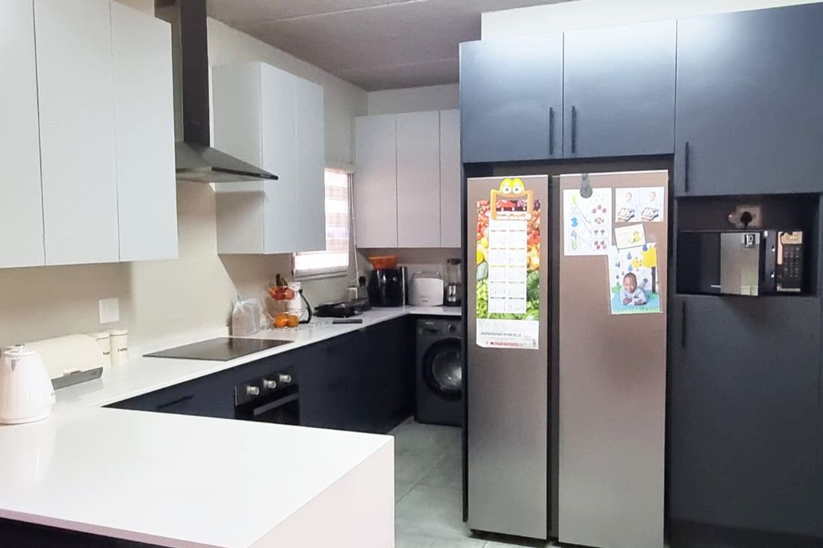 Townhouse For Sale in Fairleads, Benoni - Photo 3