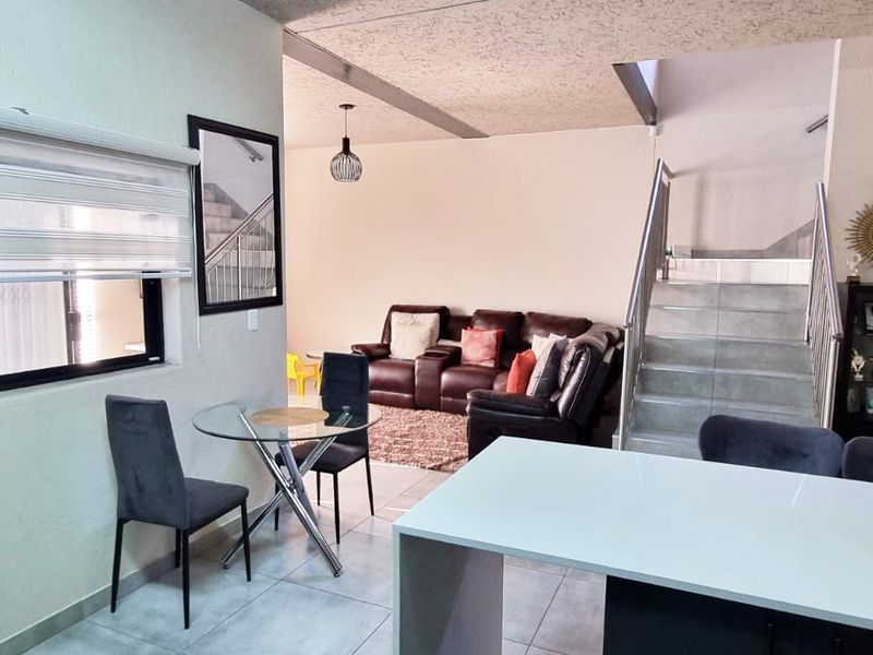 Townhouse For Sale in Fairleads, Benoni - Photo 5