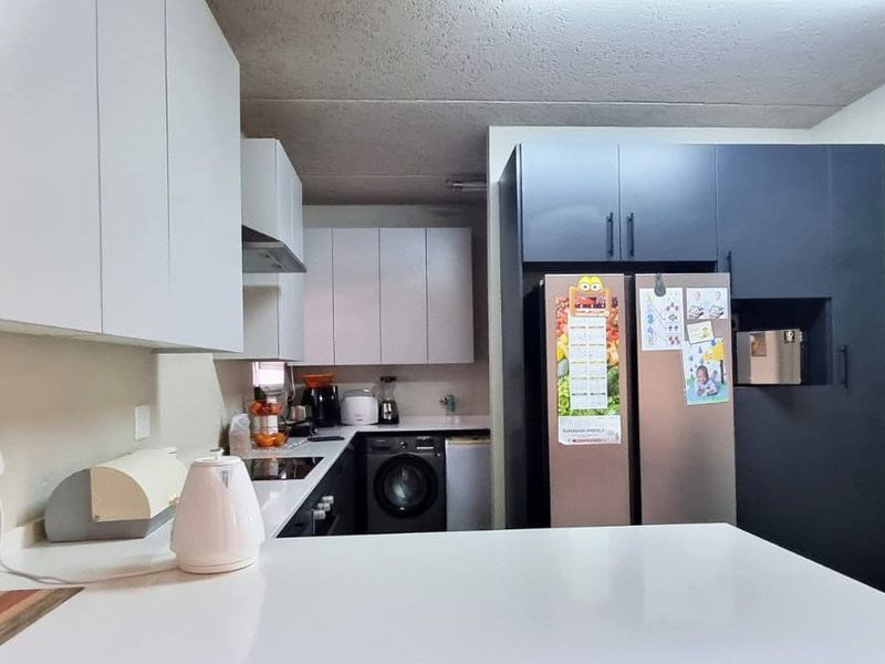 Townhouse For Sale in Fairleads, Benoni - Photo 2