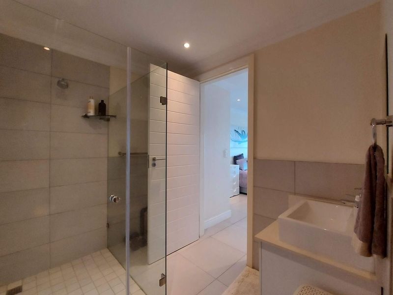 4 Bed townhouse with flatlet for sale in La Lucia, Umhlanga, KwaZulu Natal - Photo 10