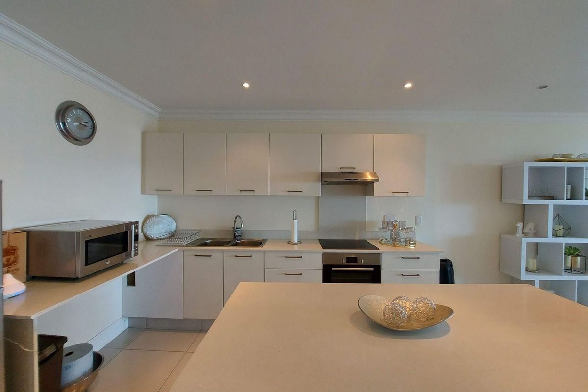 4 Bed townhouse with flatlet for sale in La Lucia, Umhlanga, KwaZulu Natal - Photo 5