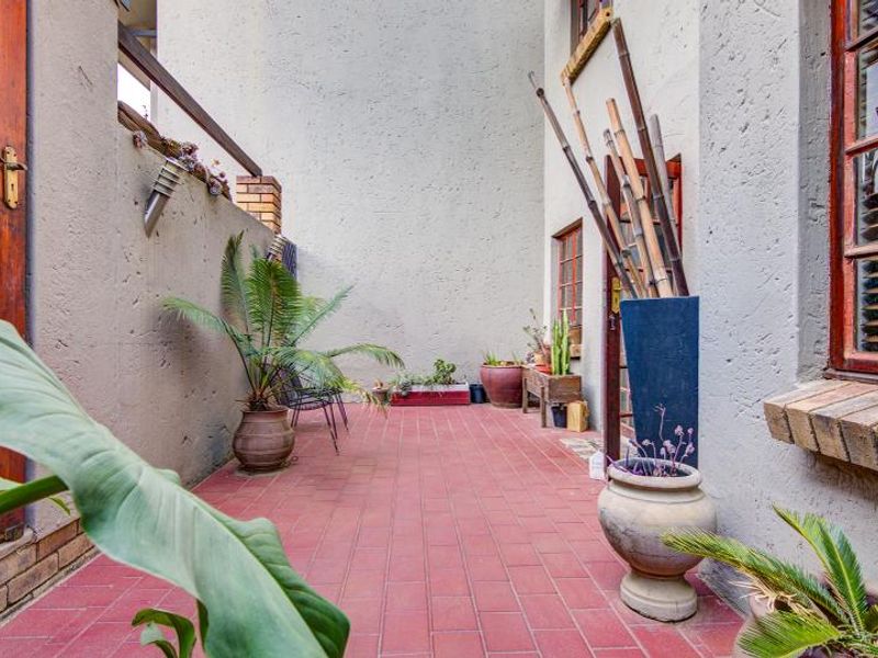 Townhouse For Sale in Glen Marais, Kempton Park - Photo 8