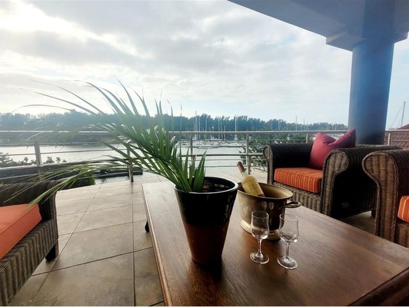 Exclusive VIP Waterfront living! Open to offers! - Photo 2