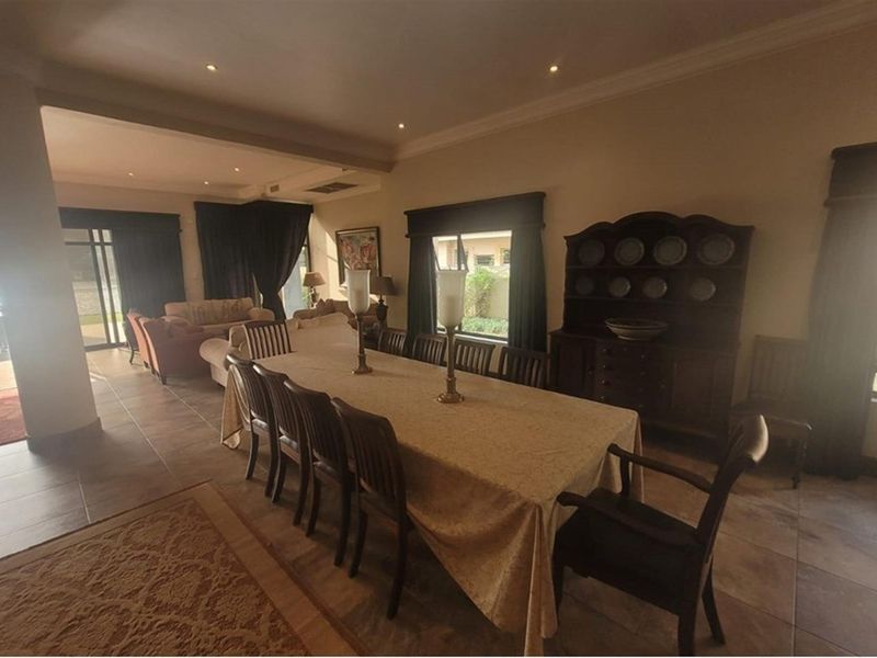 Exclusive VIP Waterfront living! Open to offers! - Photo 5