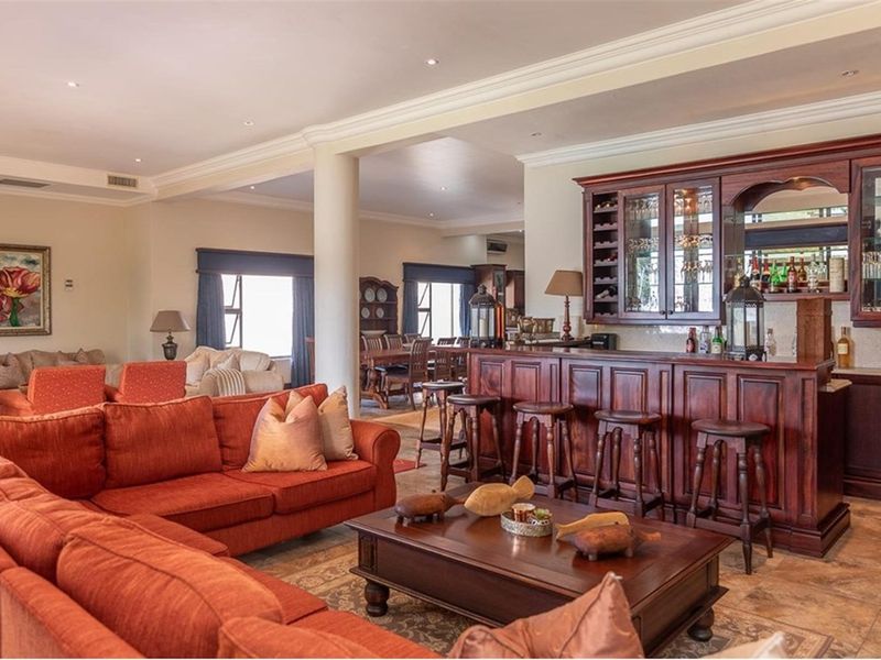 Exclusive VIP Waterfront living! Open to offers! - Photo 6