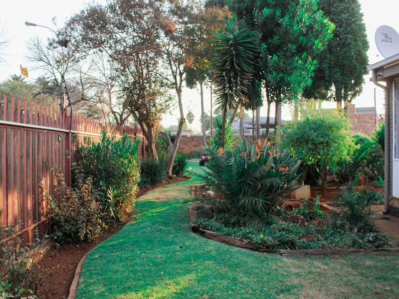 House For Sale in Dalview, Brakpan - Photo 3